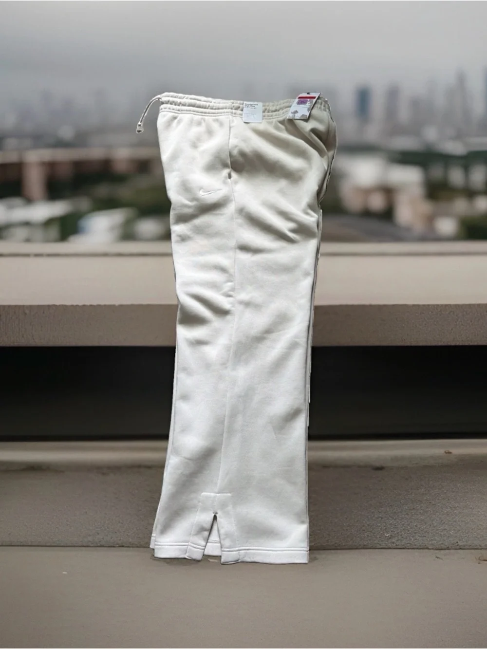 Nike Women’s Size L Phoenix Fleece High Rise Wide-Leg Standard Fit Sweatpants.